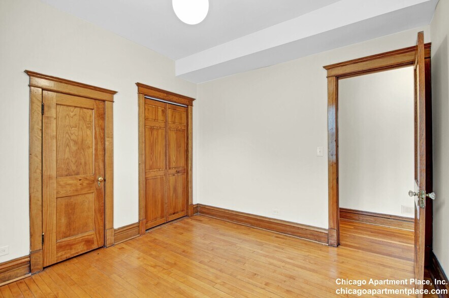 Building Photo - 3600 N Hermitage Ave