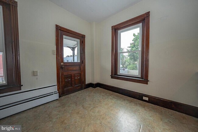 Building Photo - 234 4th Ave