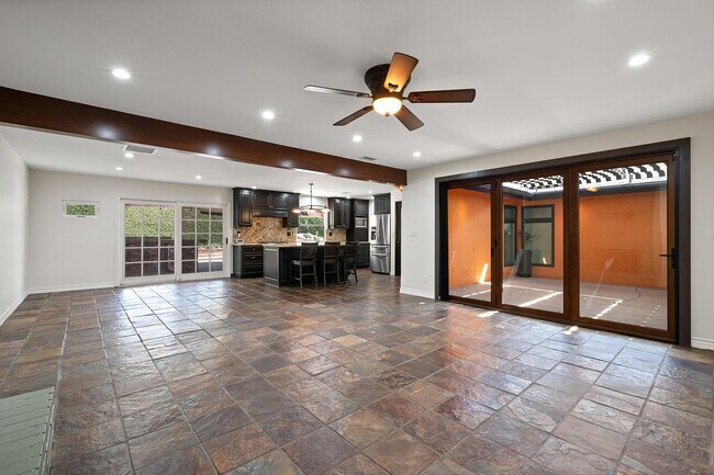 Building Photo - **724 E Cypress Ave Glendora** 4 bedroom 2 bath !!2 weeks free OAC!!