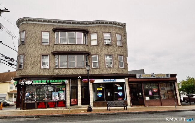 Building Photo - 2343 Barnum Ave