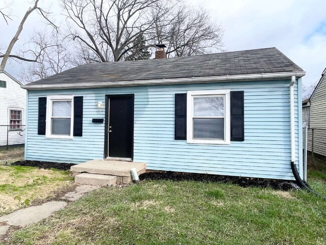 Building Photo - 2 Bedroom with garage/workshop combo (has electricity)