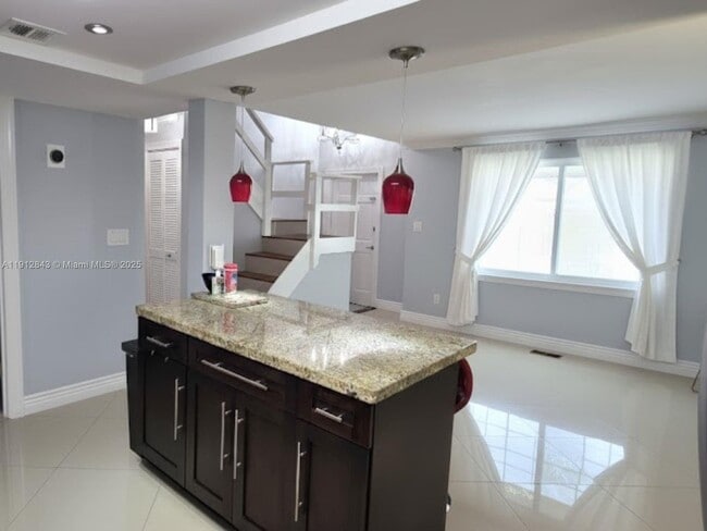 Building Photo - 3282 N Pine Island Rd