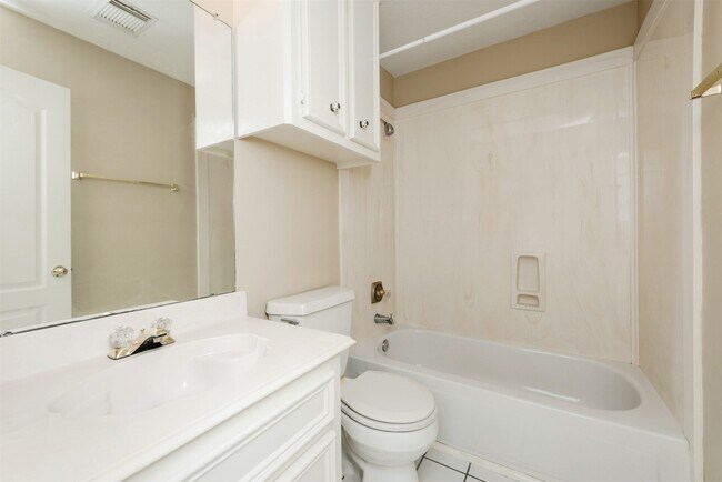 Building Photo - 215 Sunset Ridge Dr