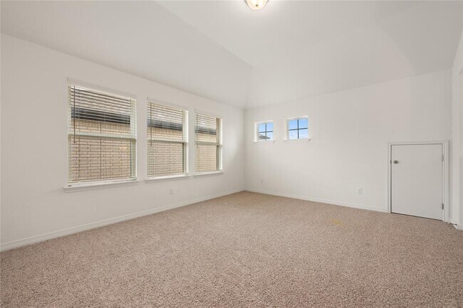 Building Photo - 2213 Santa Isabella Dr