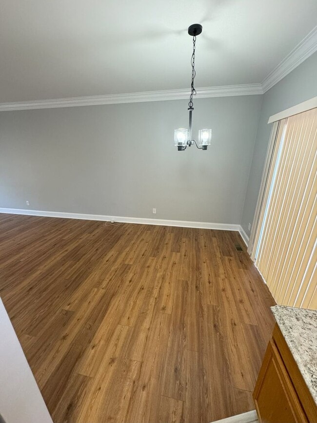 Building Photo - Discover Your Dream Home