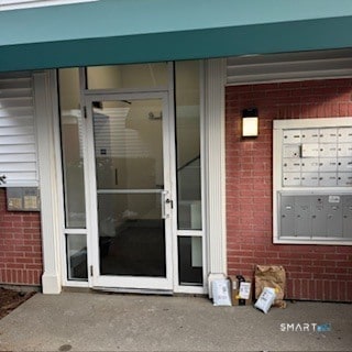 Building Photo - 670 Boston Post Rd