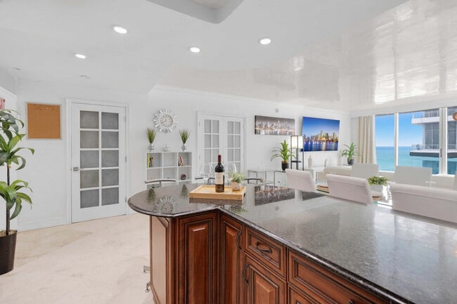 Building Photo - 4001 S Ocean Dr