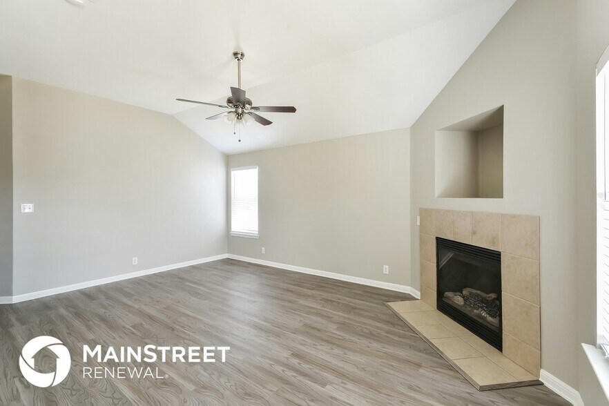 Building Photo - 8514 Whitebrush