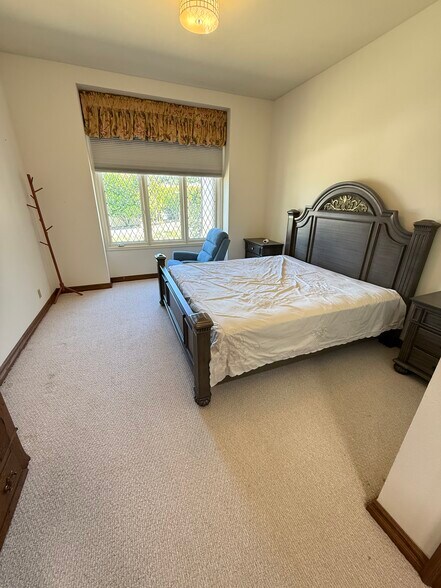 Building Photo - 533 E Sierra Madre Ave