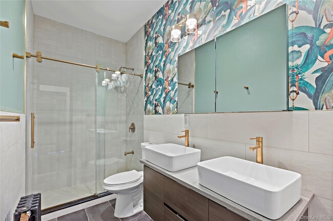 Building Photo - 2610 Third Ave