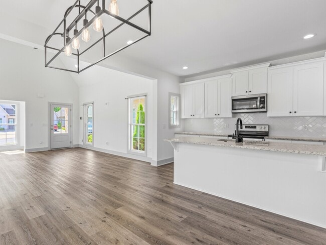 Building Photo - 1255 Burrow Cir