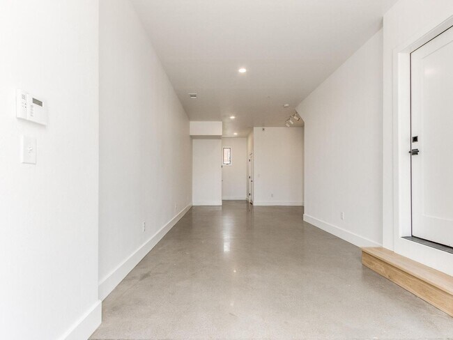 Building Photo - High Traffic Office Space in Beautiful Wheeler District of OKC