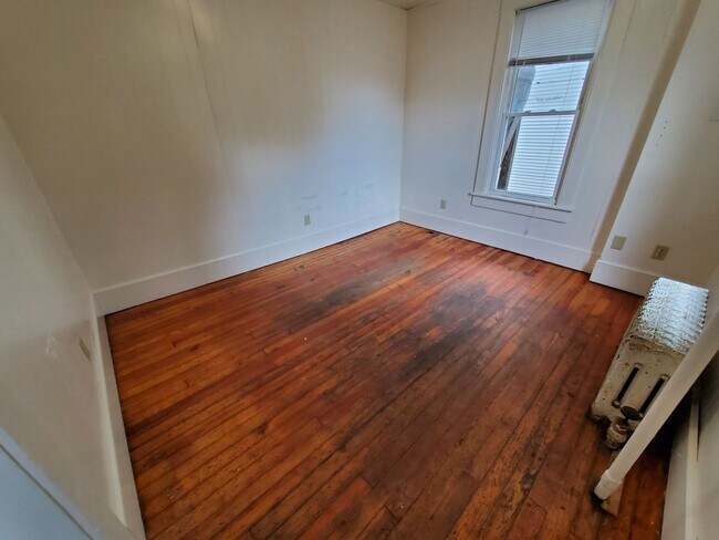 Building Photo - 130 N Gill St