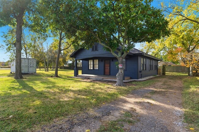 Building Photo - 3808 State Hwy 3