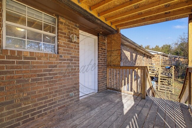 Building Photo - Two Bedroom Ranch Style Duplex in Hermitage!