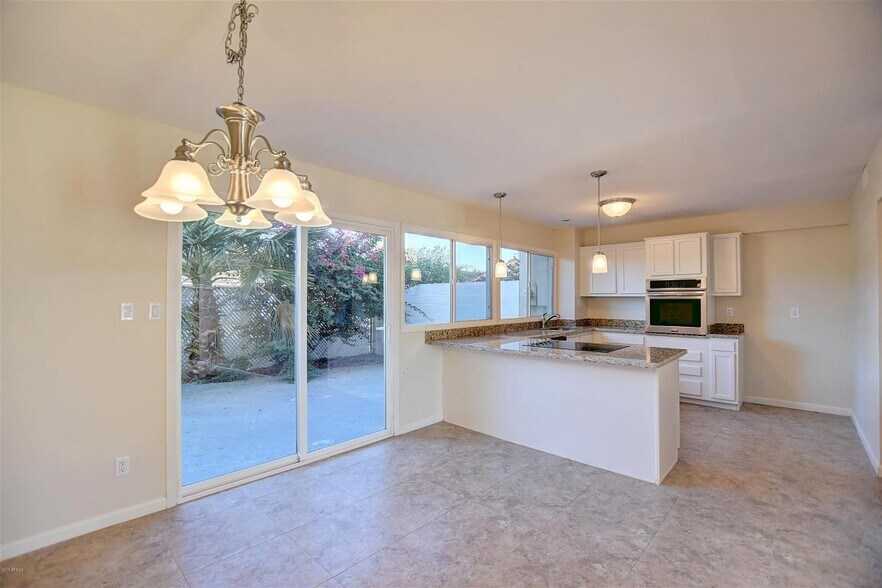 Building Photo - 8344 E Chaparral Rd