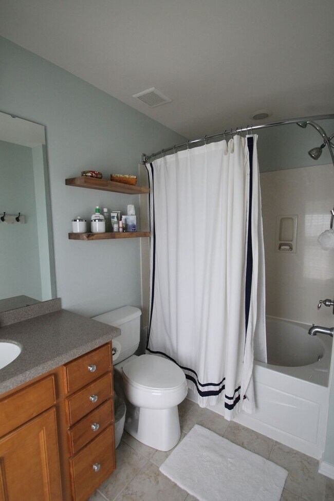 Building Photo - Exclusively Offered by Muse Realty Rentals...