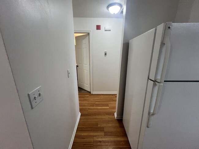 Building Photo - 2 Bed 1 bath in Kearns with Video Tour