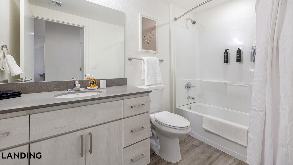 Building Photo - 1760 S Crismon Rd