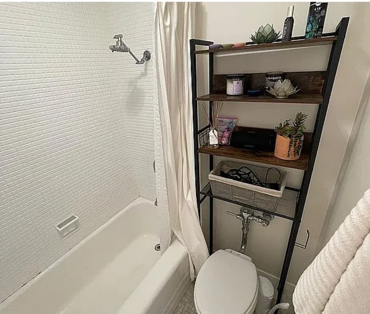 Bathroom - 535 N Michigan Ave