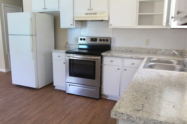 Building Photo - 2507 Beachview Dr