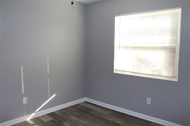 Building Photo - 740 Cooper St SW