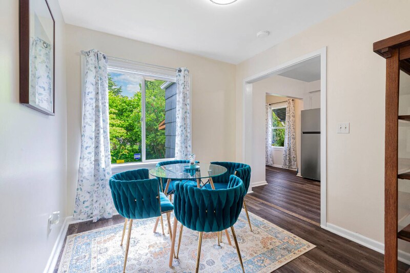 Building Photo - 8542 S 121st St