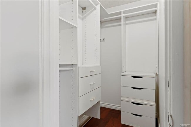 Building Photo - Gorgeous NOHO Townhome for Rent
