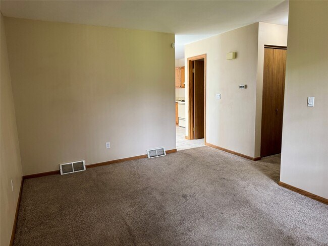 Building Photo - 4032 Canterbury Dr