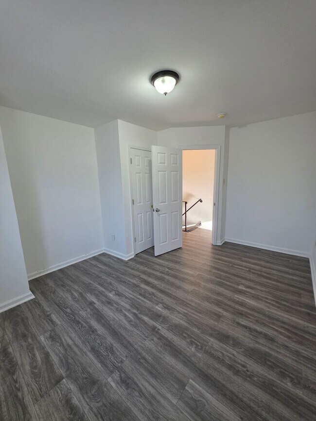 Building Photo - Just Renovated! Charming 3-Bedroom Home in...