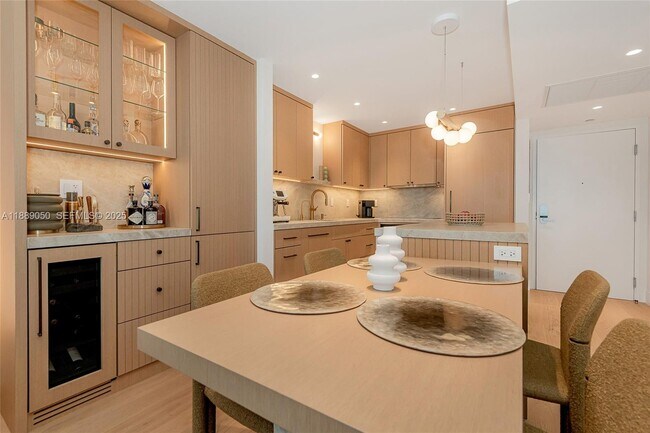 Building Photo - 2301 Collins Ave