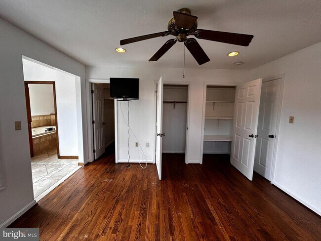 Building Photo - 123 Meadowbrooke Pl