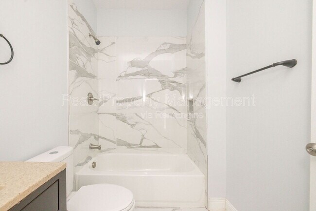 Building Photo - 2615 North Ave