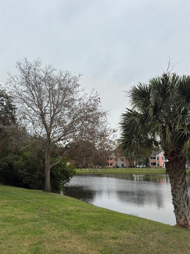 Building Photo - 2042 Alta Meadows Ln