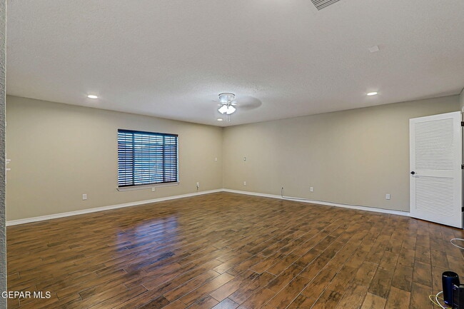 Building Photo - 14325 Pacific Point Dr