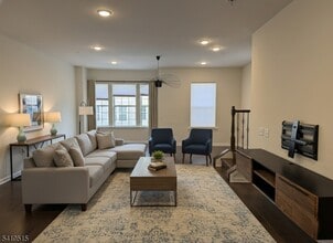 Building Photo - 1 Cortland Ct