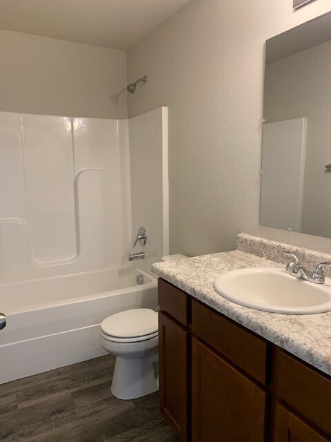 Building Photo - 5002 W Claxton Cir
