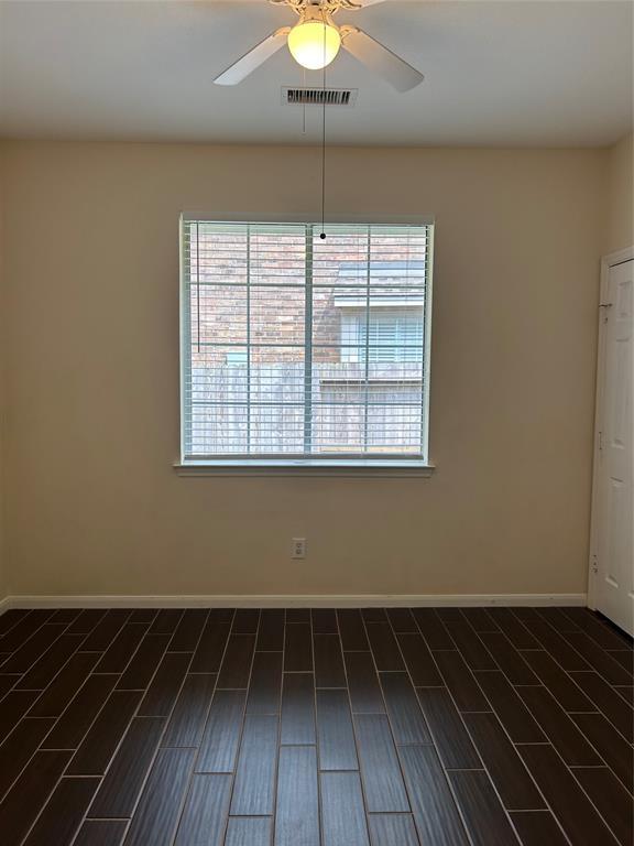 Building Photo - 26 Long Springs Pl