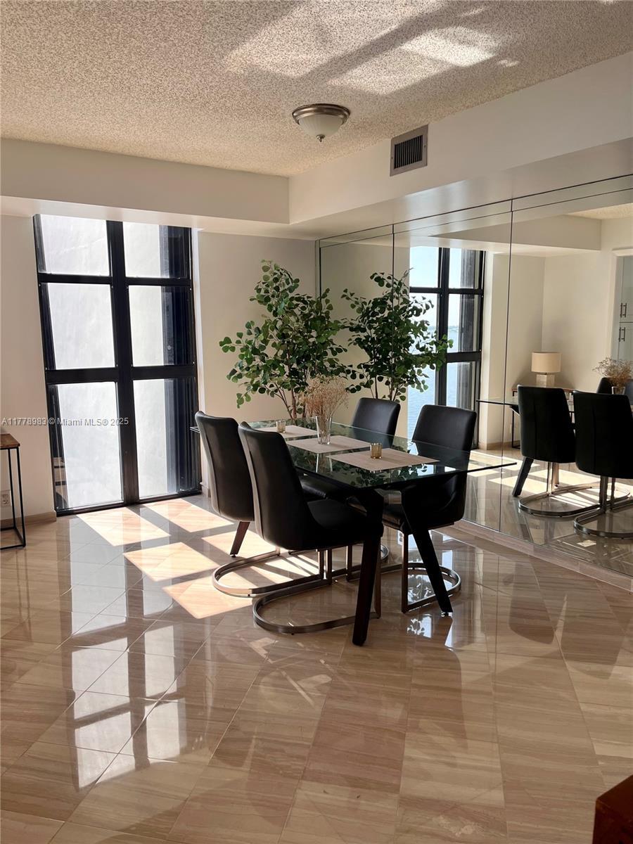Building Photo - 4000 Towerside Ter