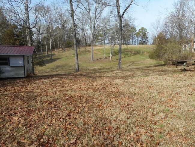 Building Photo - Beautiful 4 Bedroom 2 Bath Ranch Home on India Hook