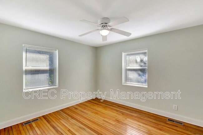 Building Photo - 9 Penn Ave