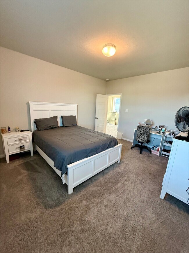 Building Photo - 15402 Sailpoint Ln