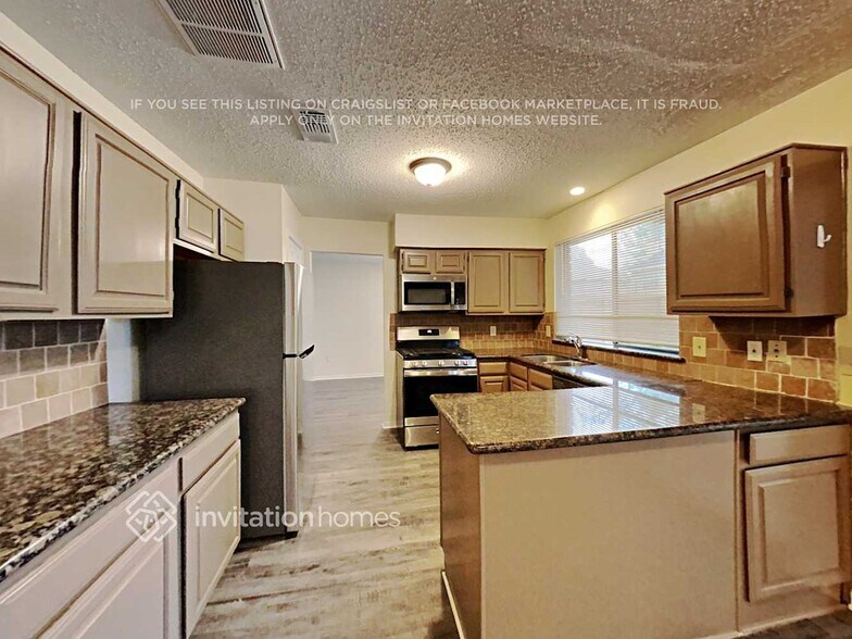 Building Photo - 11219 Sky Ridge Dr