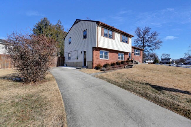 Building Photo - 8408 Macauley Ct