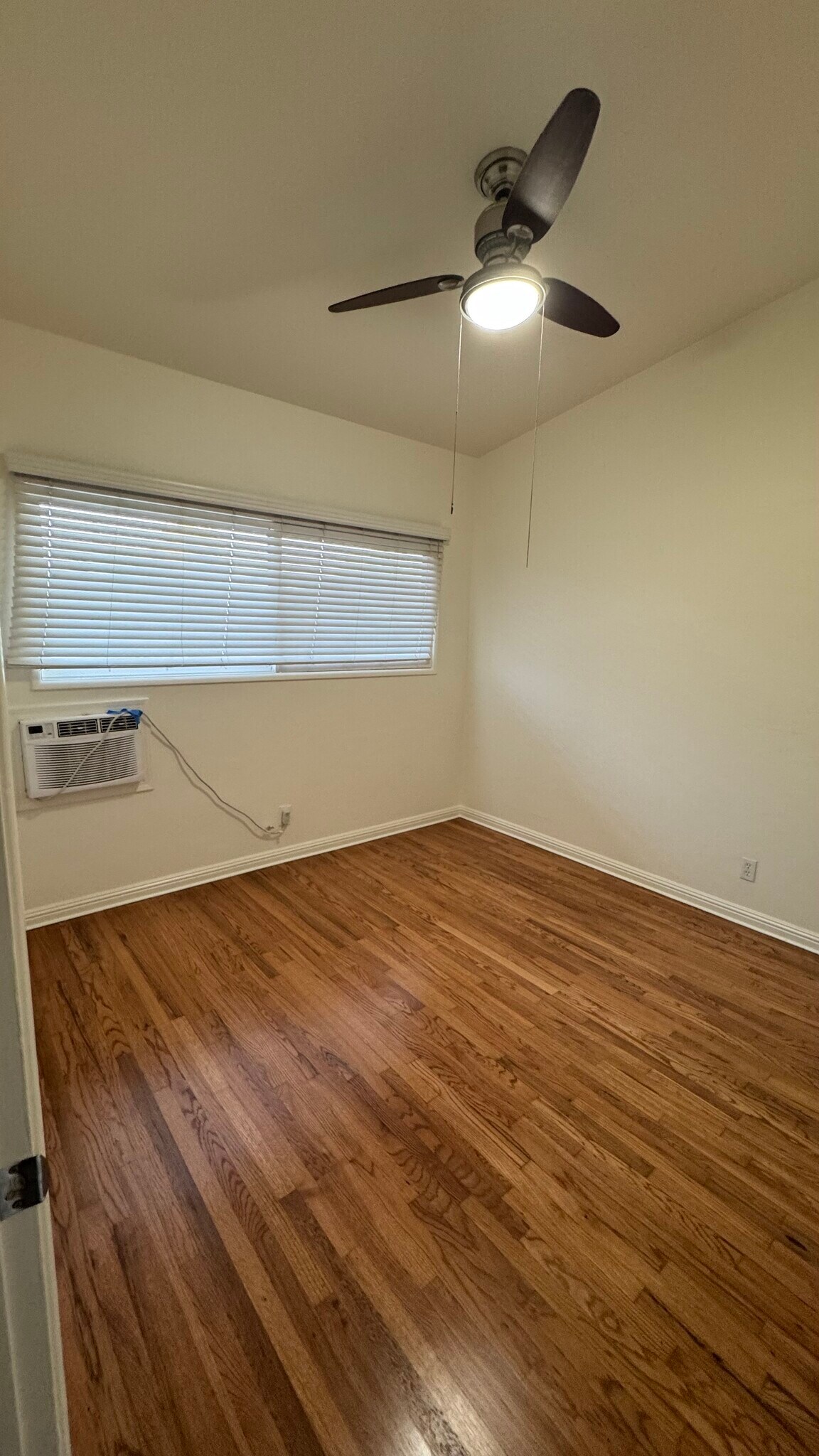 Second Bedroom - 14333 Albers St