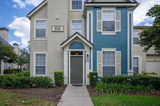 Building Photo - 13700 Richmond Park Dr N