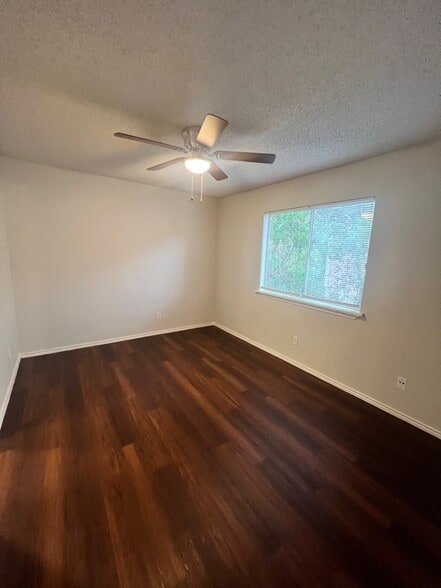 Building Photo - 5707 Spring Meadow Rd