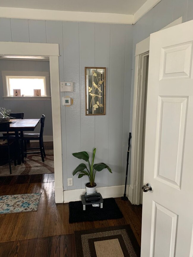 Building Photo - 2 (optional 3) bedroom house  down the str...