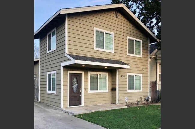 Building Photo - 836 N 12th St