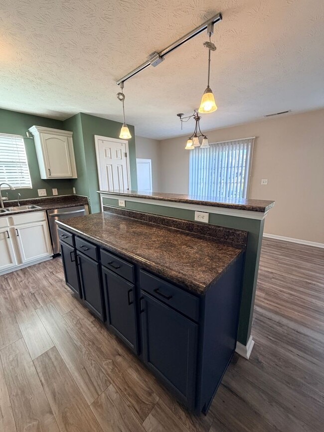 Building Photo - 1883 Creekstone Dr